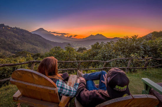 Earth Lodge Sunset View