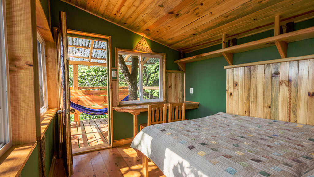 Treehouse encino interior earth lodge antigua guatemala